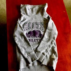 Kids size 5/6 Roots high neck sweater